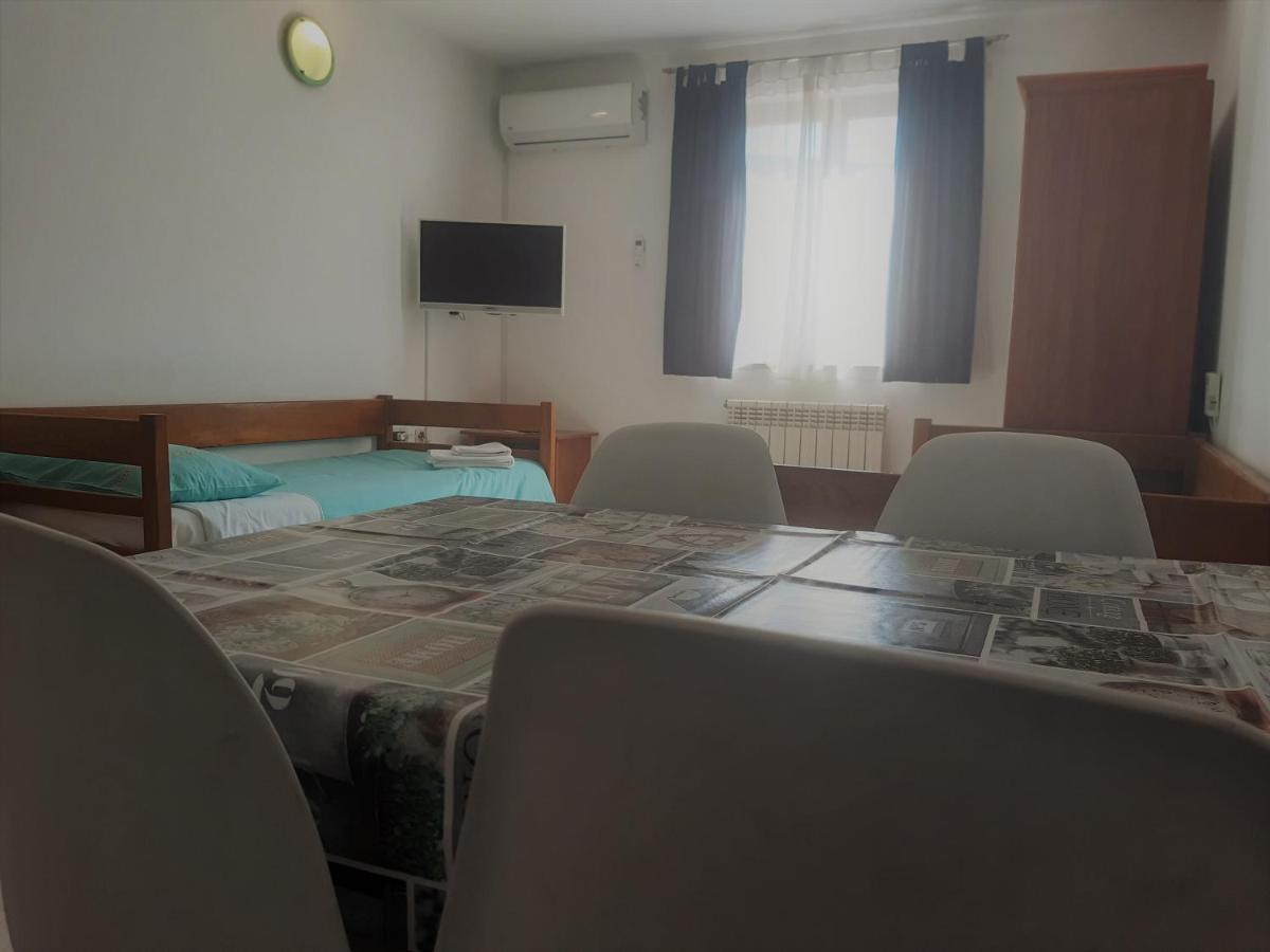 Apartments Barbara Gregovica プーラ エクステリア 写真