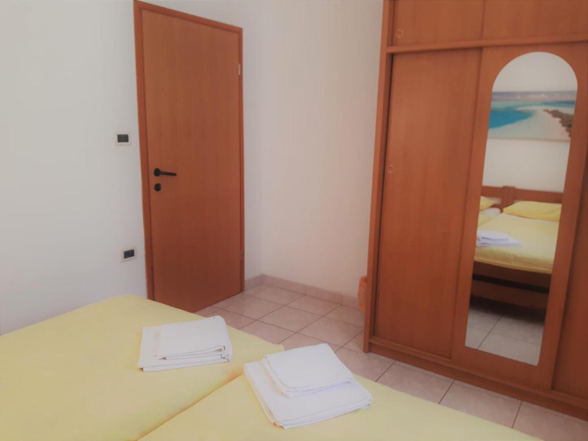 Apartments Barbara Gregovica プーラ エクステリア 写真